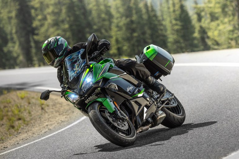 カワサキが新型「Ninja 1100SX」「Ninja 1100SX SE」を発売、ツーリングパフォーマンスをアップデート