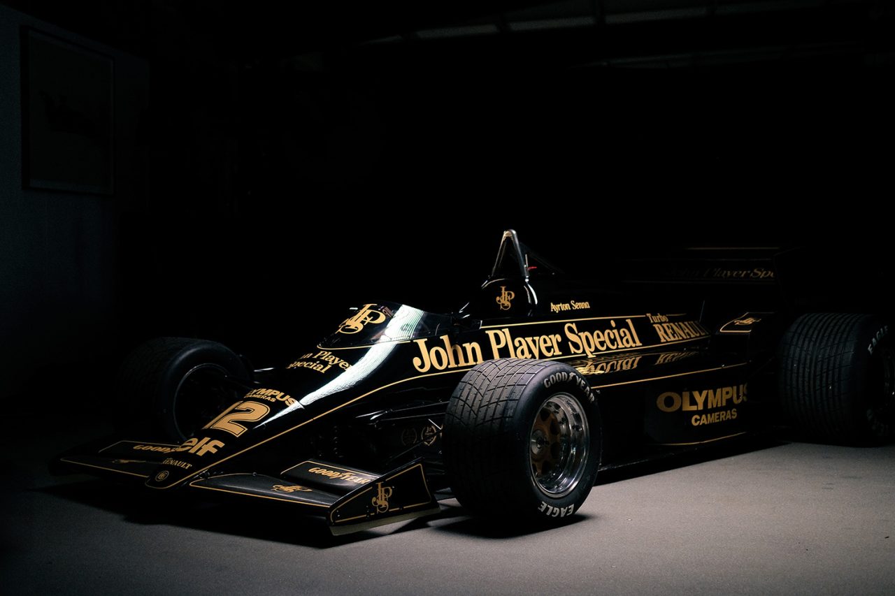 ロータスがアイルトン・セナのF1初勝利から40年を記念し「97T」でトリビュート走行