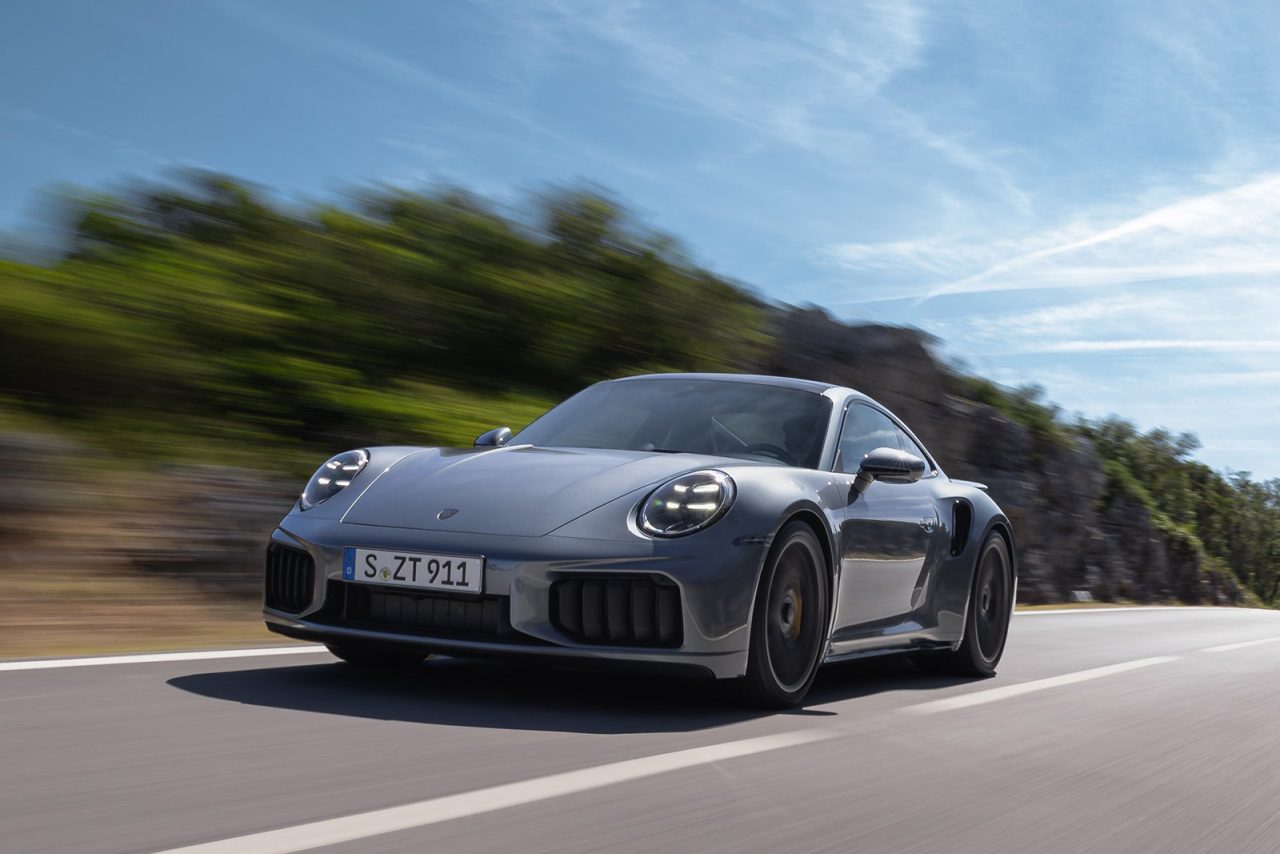 最高出力711PS、0－100km/h加速は2.5秒！スポルシェ史上最強の新型「911ターボS」