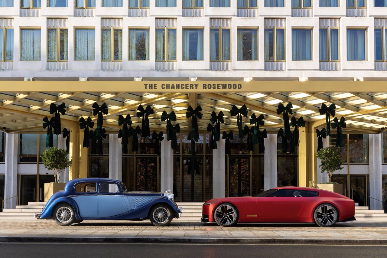 ジャガー誕生90周年を記念したロンドンレッドのDESIGN VISION CONCEPT「TYPE 00」と「SS JAGUAR」