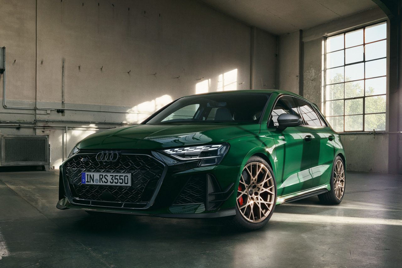 アウディ伝統の直5エンジン誕生50周年記念モデル「RS 3 Sportback/Sedan competition limited」