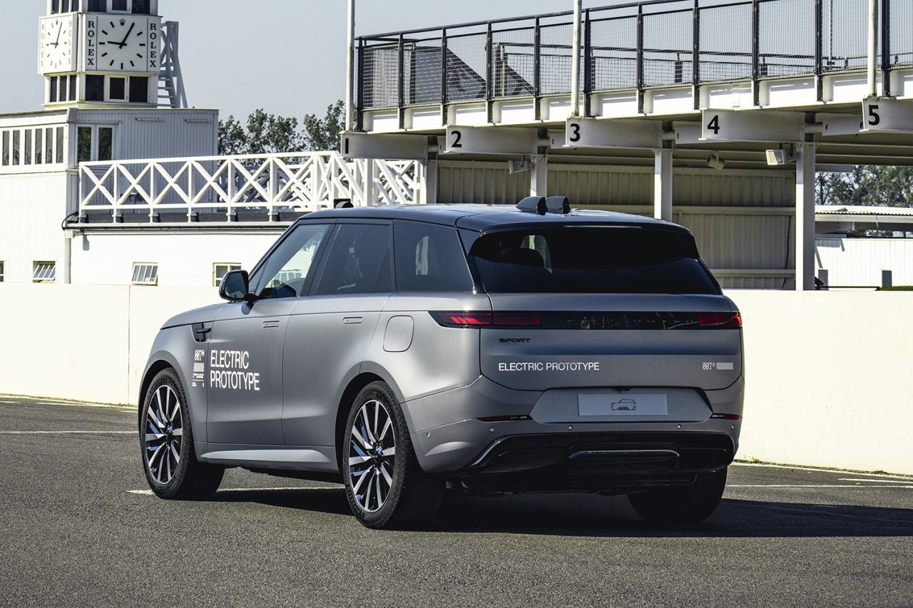 レンジローバーから2車種目となるEVモデル「RANGE ROVER SPORT ELECTRIC」が登場