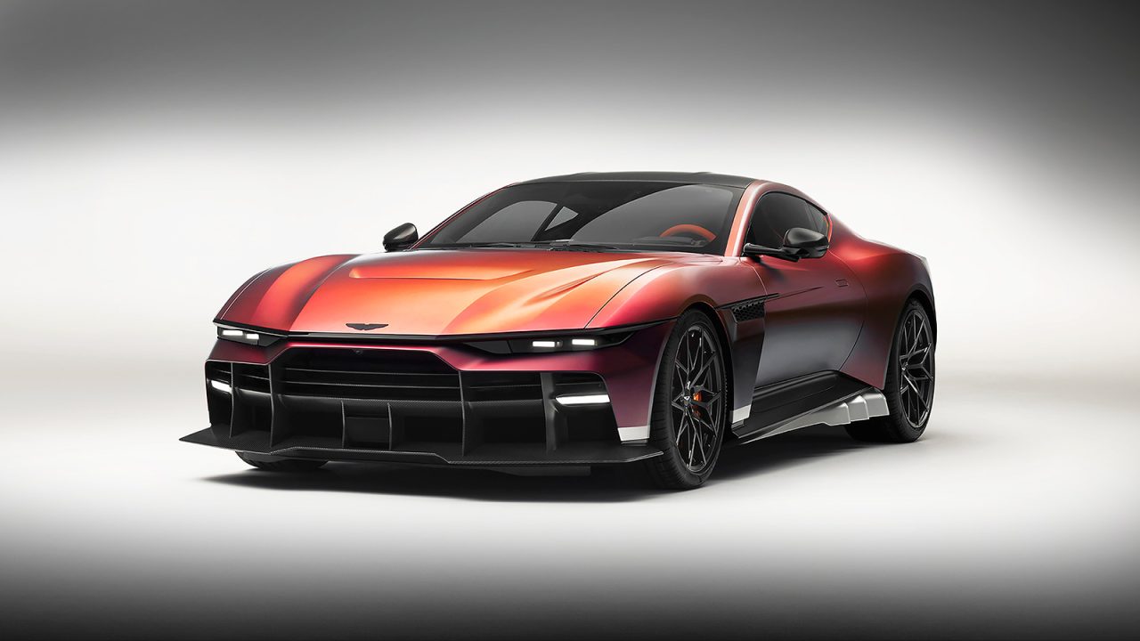 アストンマーティンが最強のV12エンジンを搭載するスーパーカー「VALEN」を限定発売